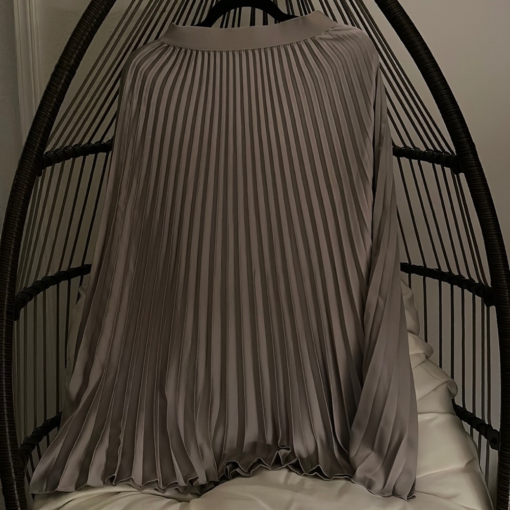 H&M accordion style skirt